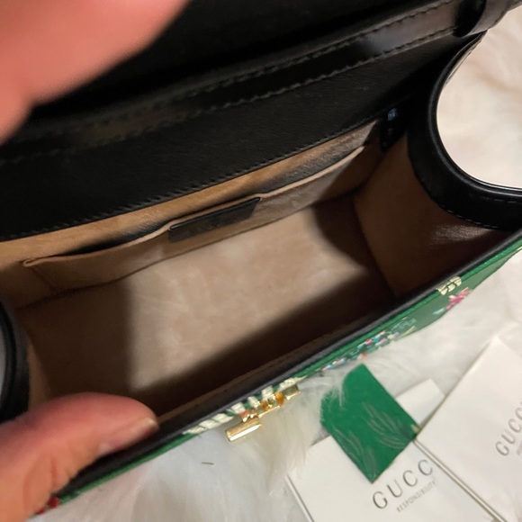 Authentic Gucci Mini salvi - Picture 5 of 14